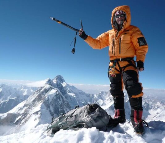 В Международный день гор спасатели заботятся о безопасном восхождении в горах