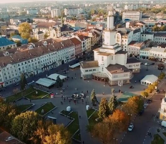 В Ивано-Франковске гимназисты представили Аудиогид