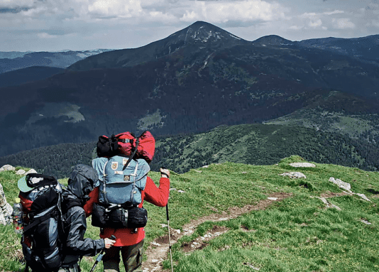 Туристический рюкзак и дорожный чемодан — важные вещи для поездки