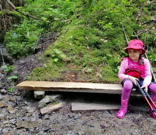 Как шестилетняя путешественница покоряет Карпаты