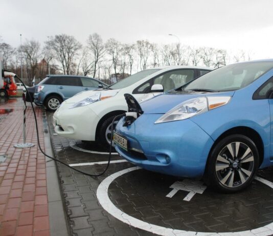 В защиту электромобилей: правда и мифы об их экологичности