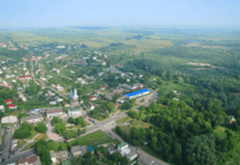 Чим цікава історія Бурштина