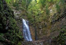 Манявский водопад: величие, красота и мистика украинских Карпат