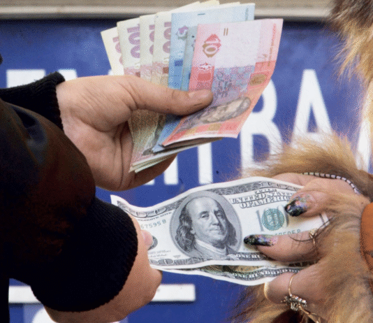 Долар, євро чи фунт: як вибрати валюту і не прогадати