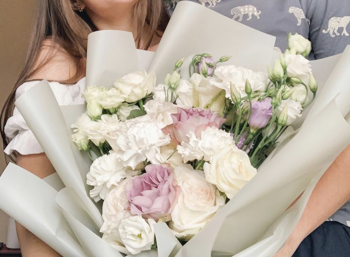 Blumen - квіти та подарунки. — Florist